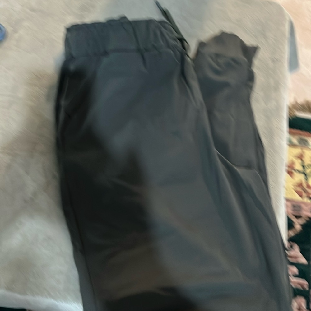 Lulu Lemon Khaki Nylon/Elastane Drawstring pants. Size 10